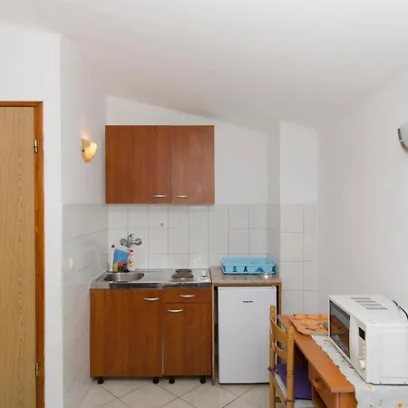 アパート And Nike