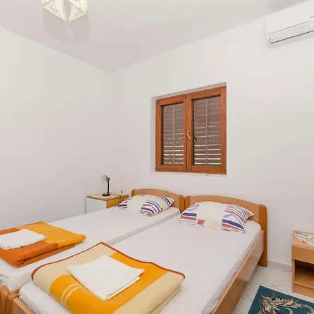 アパート And Nike Sobra