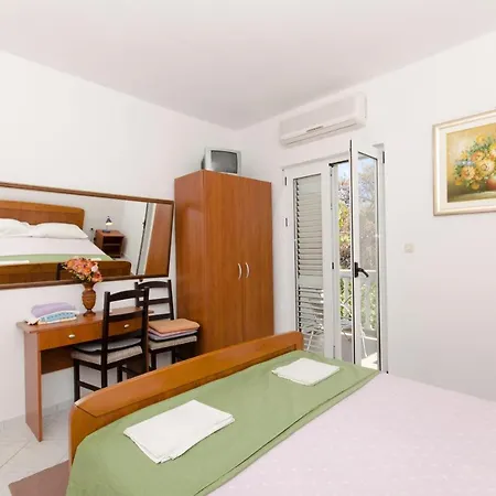 アパート And Nike