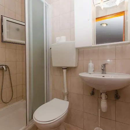 And Nike アパート