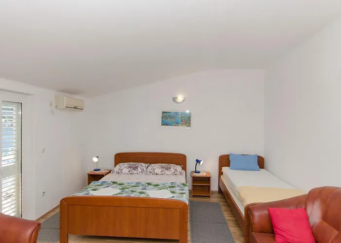 Appartement And Nike Sobra